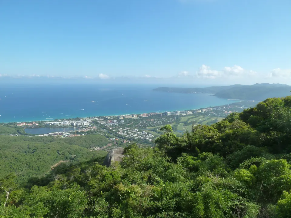 Панорама Ялунваня из лесного парка
